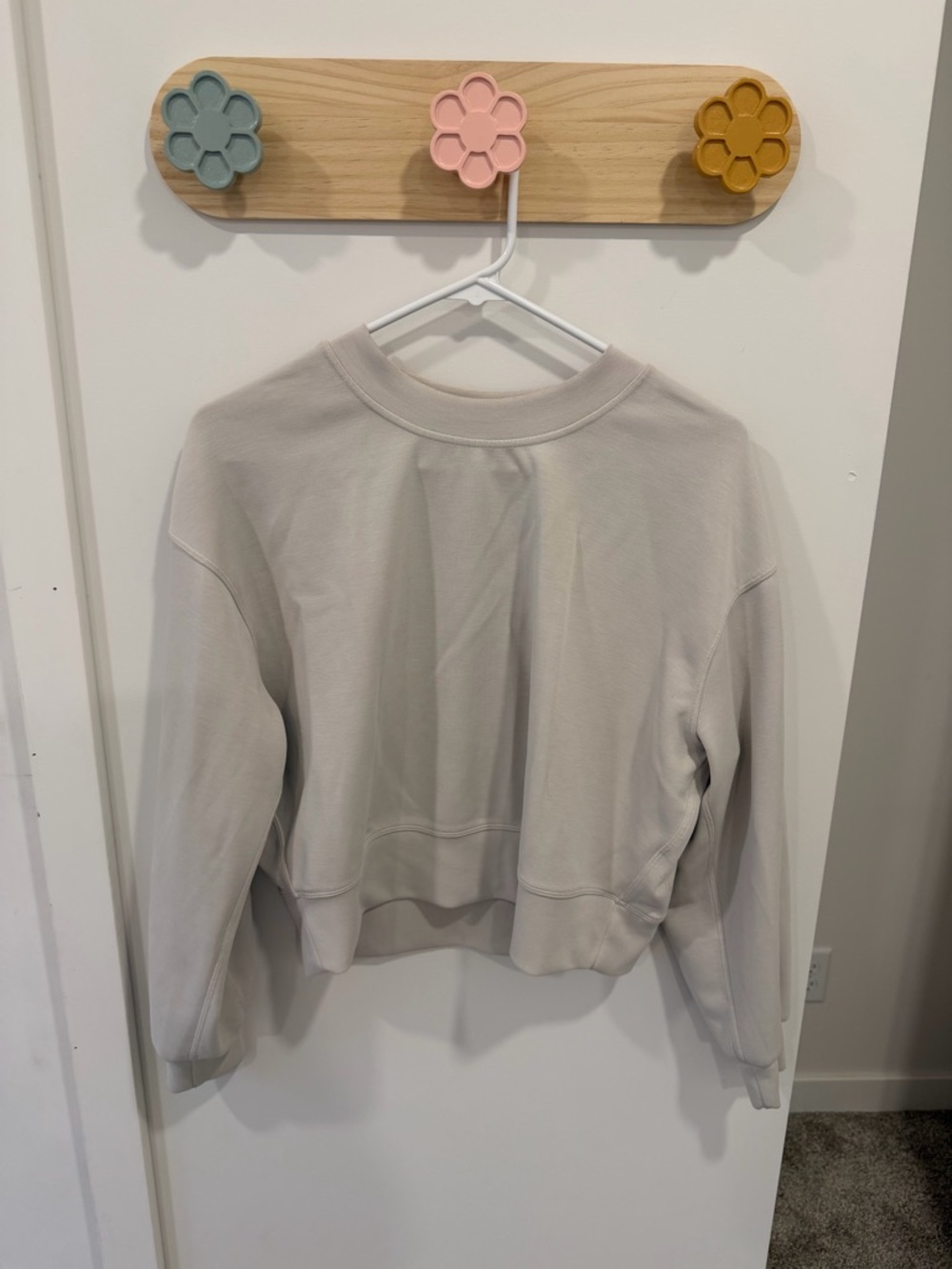lululemon athletica Women's Crewneck Sweatshirt - Light Beige